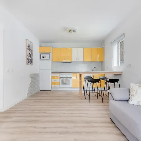 Apartment Home2book Stylish Terrace & Bbq, *